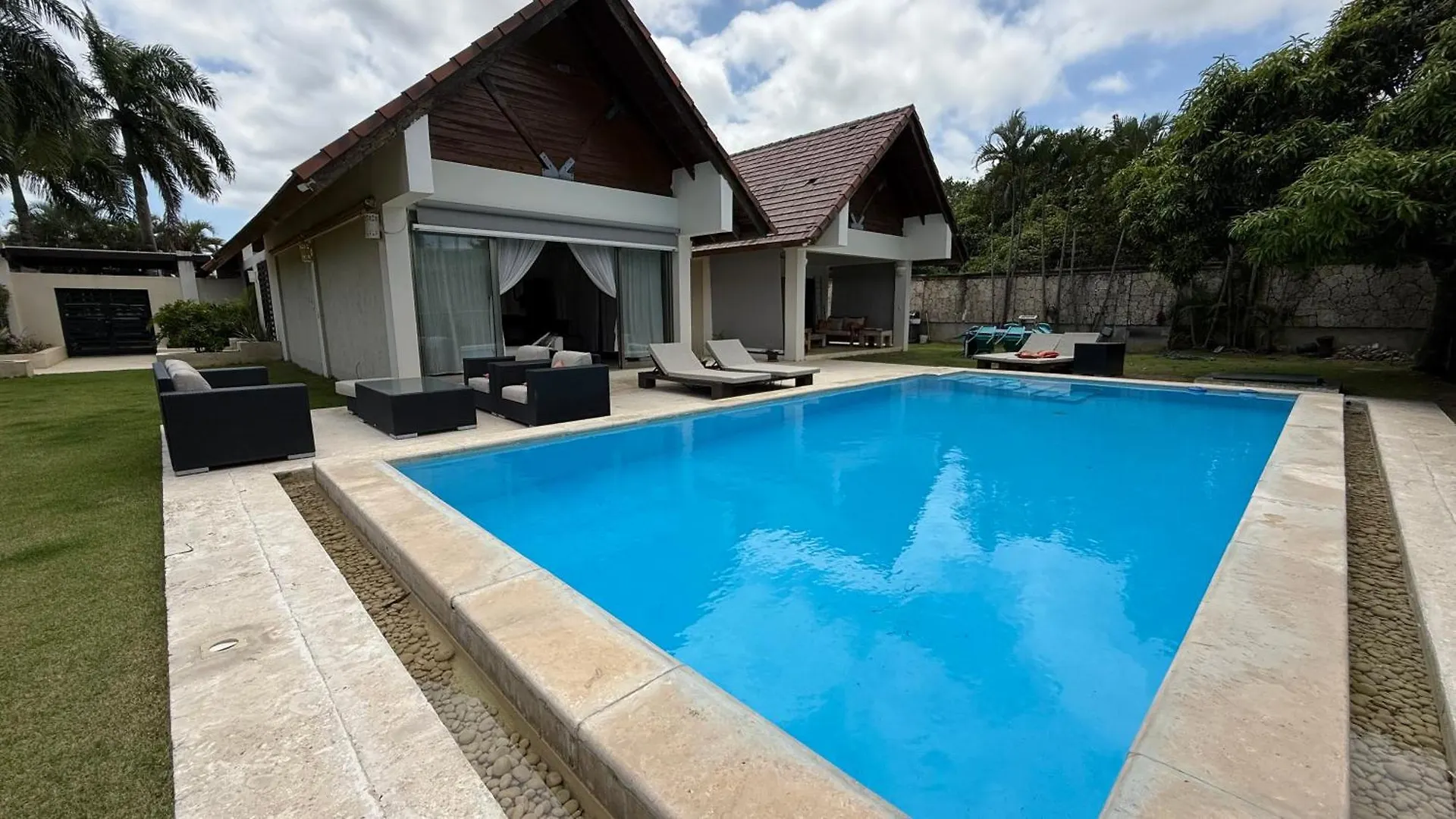 Centrally Exterior Villa Accessible & Pet Friendly Punta Cana