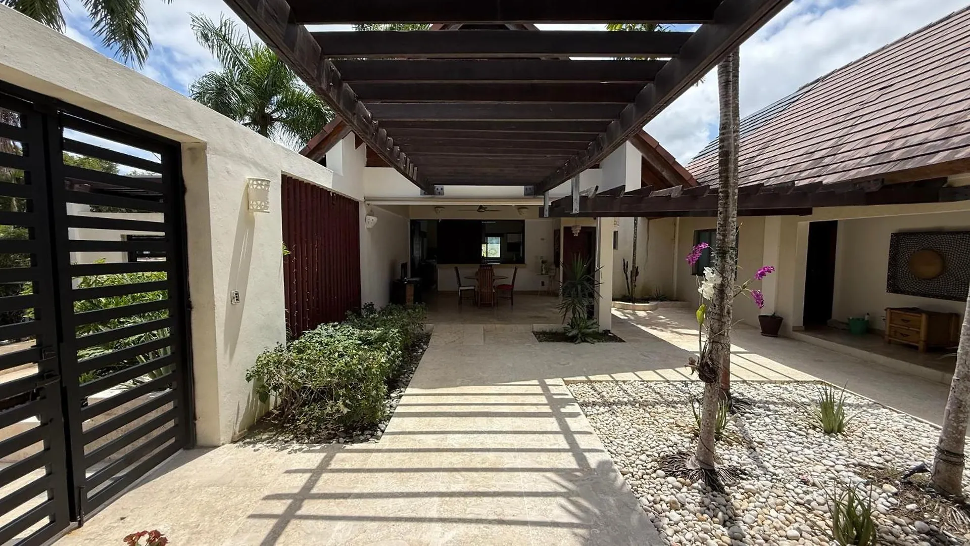 Centrally Exterior Villa Accessible & Pet Friendly Punta Cana
