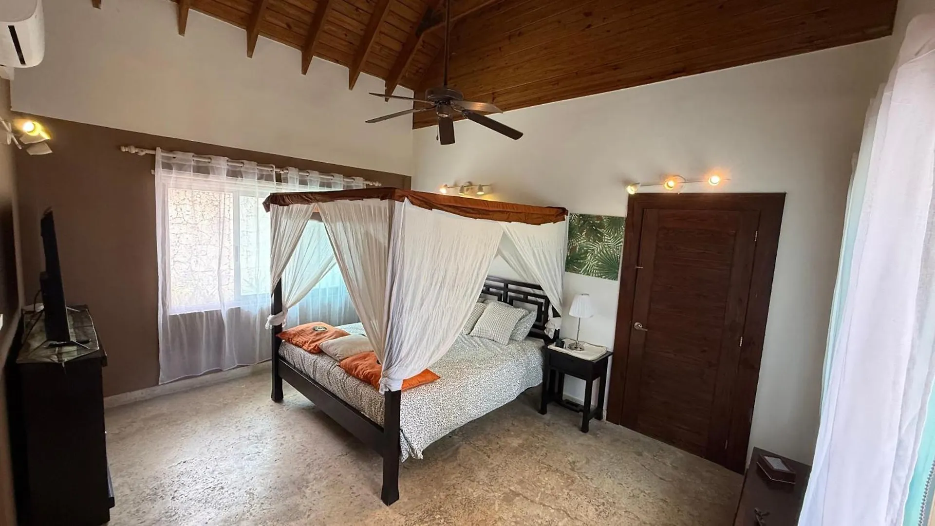 Centrally Exterior Villa Accessible & Pet Friendly Punta Cana