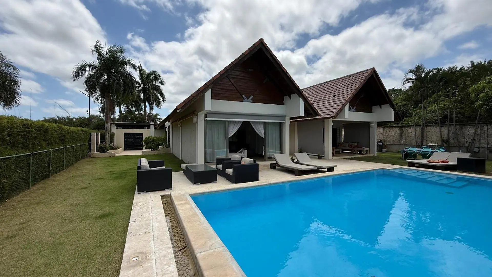 Centrally Exterior Villa Accessible & Pet Friendly Punta Cana
